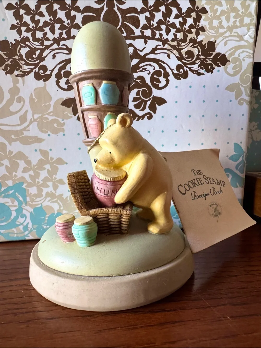 Brown Bag Ceramic Cookie Stamp Winnie the Pooh Disney Round Handle 1995 NEW